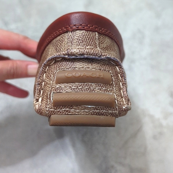 LIKE NEW Coach Women’s Crosby Turnlock Driver Signature Canvas Loafer - Picture 6 of 9